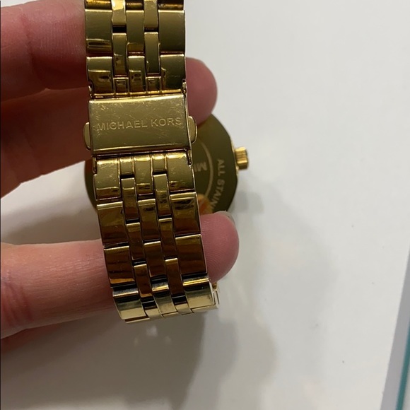 Michael Kors gold watch - Picture 5 of 5